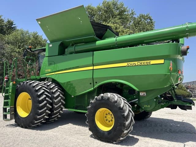 Image of John Deere S770 equipment image 4