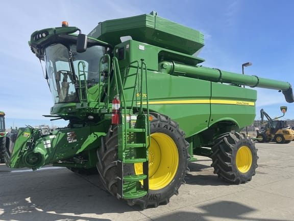 Main image John Deere S770