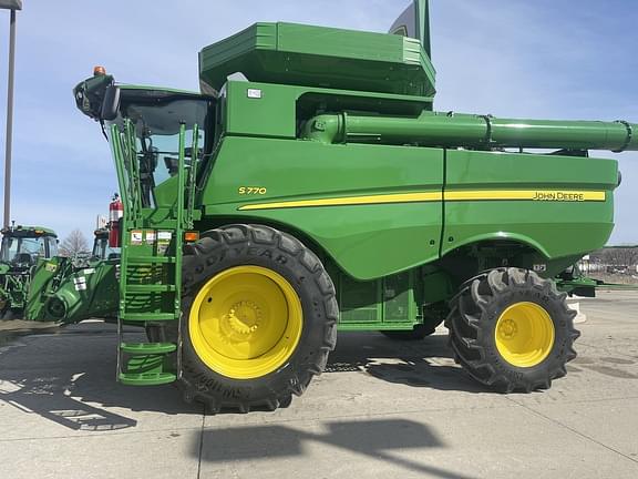 Image of John Deere S770 equipment image 3