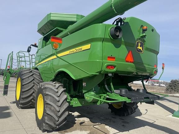 Image of John Deere S770 equipment image 4