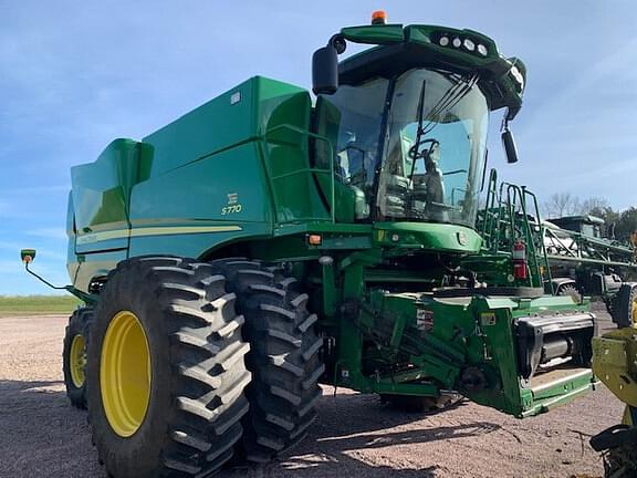 Image of John Deere S770 equipment image 4