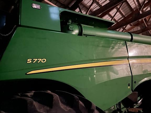 Image of John Deere S770 equipment image 1