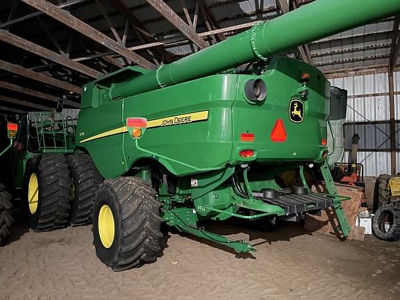 Image of John Deere S770 equipment image 2