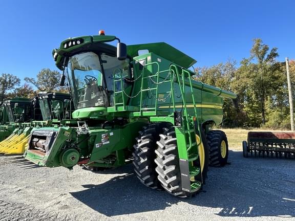 Image of John Deere S770 equipment image 1