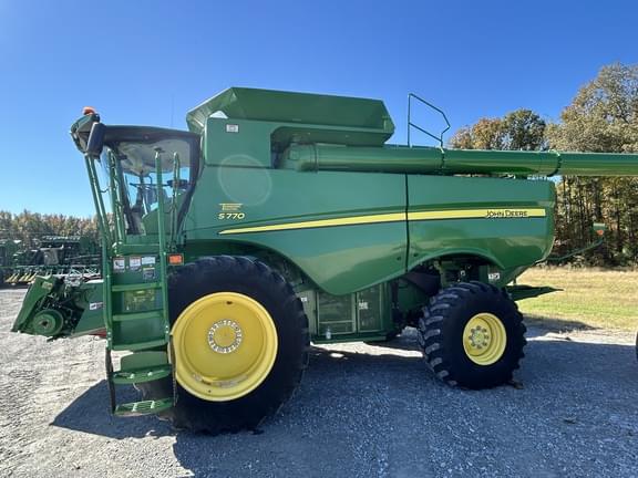 Image of John Deere S770 equipment image 1
