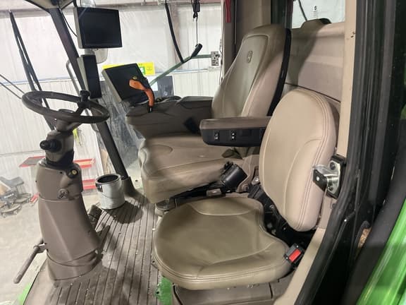 Image of John Deere S770 equipment image 4