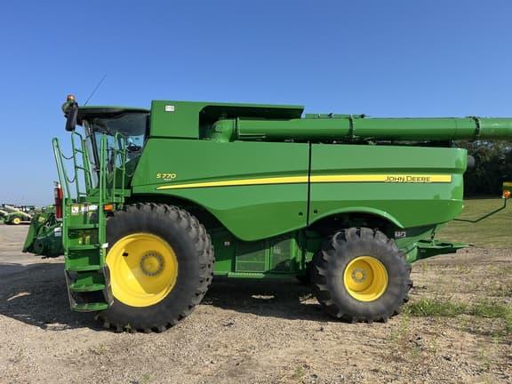 Image of John Deere S770 equipment image 1
