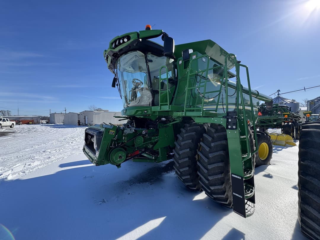 Image of John Deere S770 Primary image