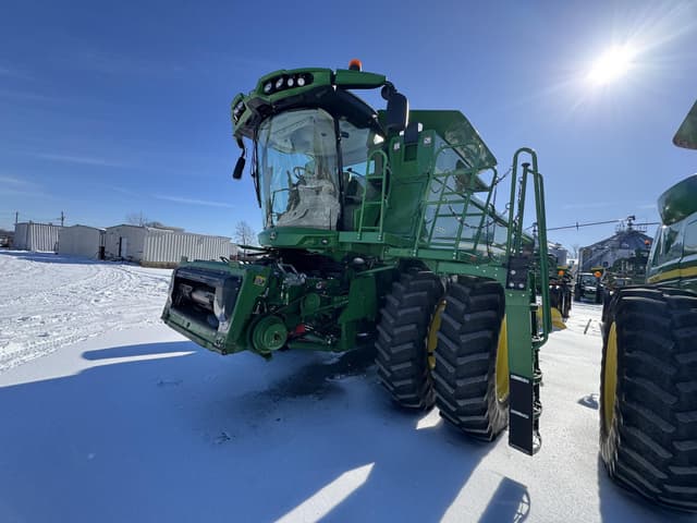 Image of John Deere S770 equipment image 1