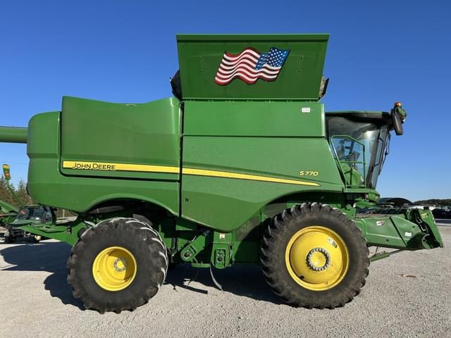 Image of John Deere S770 equipment image 3