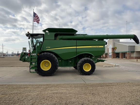 2019 John Deere S770 Equipment Image0