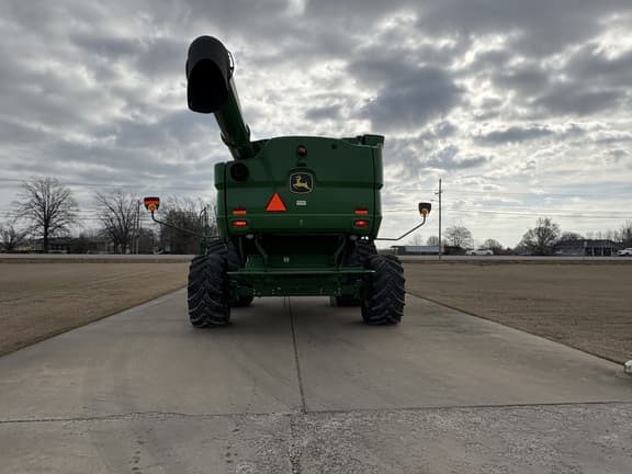 Image of John Deere S770 equipment image 2