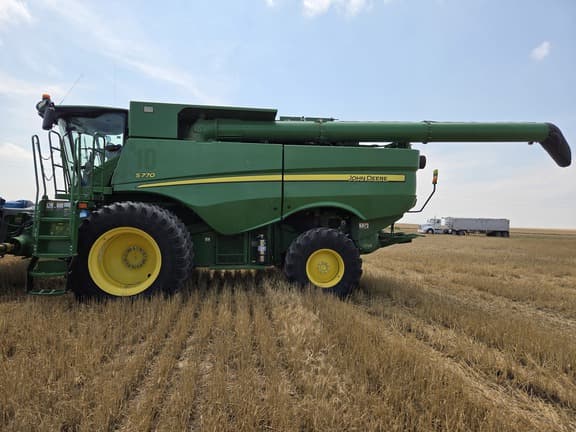 Image of John Deere S770 equipment image 1