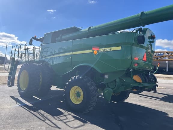Image of John Deere S770 equipment image 4