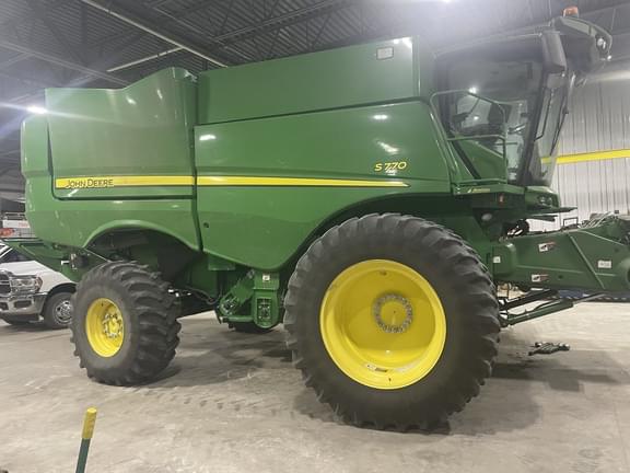 Image of John Deere S770 equipment image 4