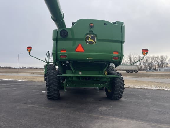 Image of John Deere S770 equipment image 2