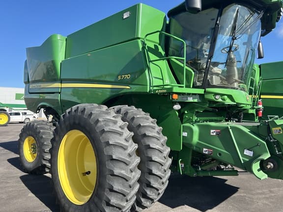 Image of John Deere S770 equipment image 1