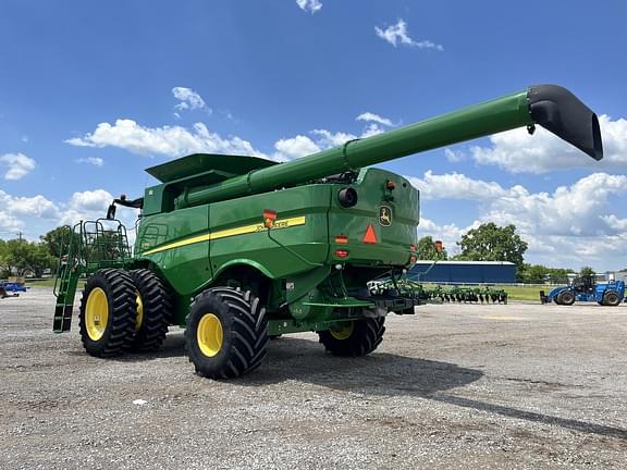 Image of John Deere S770 equipment image 2
