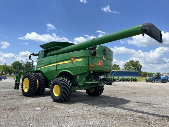 Image of John Deere S770 equipment image 2