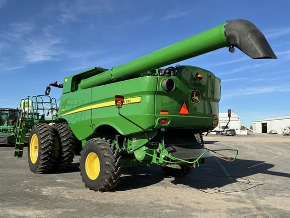 Image of John Deere S770 equipment image 2