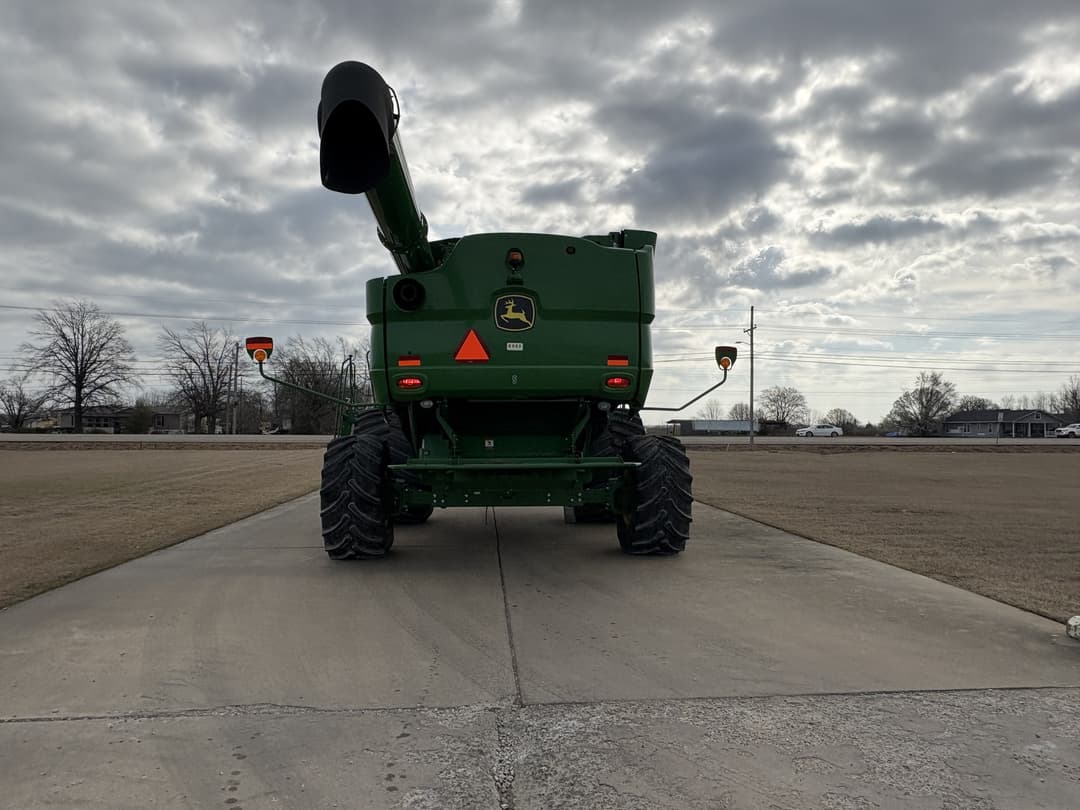 Image of John Deere S770 Image 0