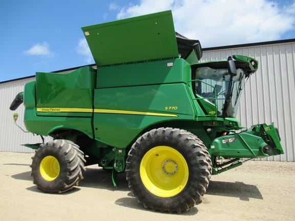 Main image John Deere S770
