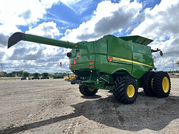 Image of John Deere S770 equipment image 4
