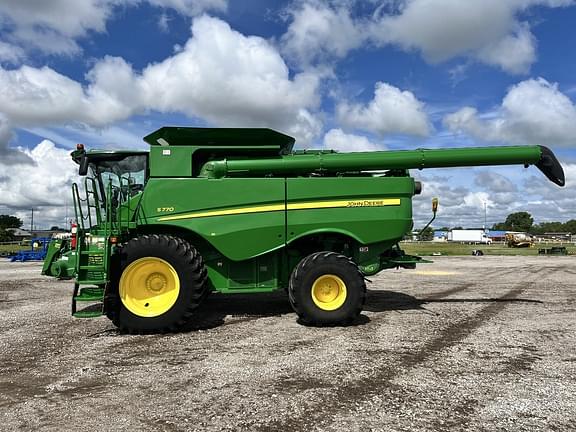 Image of John Deere S770 equipment image 1