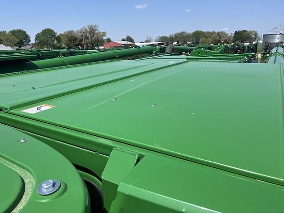 Image of John Deere S770 equipment image 2