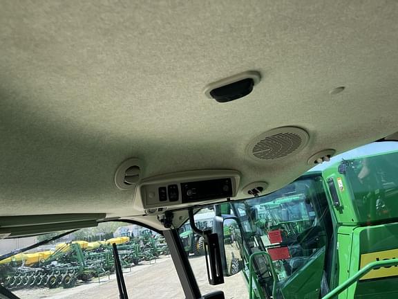 Image of John Deere S770 equipment image 4