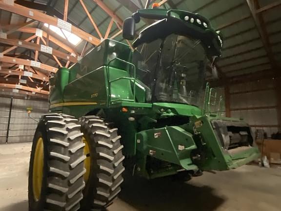 Image of John Deere S770 equipment image 1