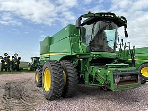 2019 John Deere S770 Image