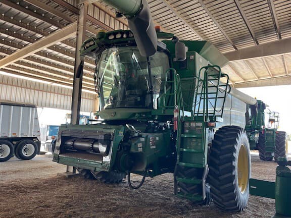 Image of John Deere S770 equipment image 1