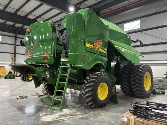 Image of John Deere S770 equipment image 1