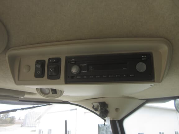 Image of John Deere S770 equipment image 4