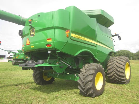 Image of John Deere S770 equipment image 3