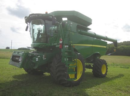 Image of John Deere S770 equipment image 2