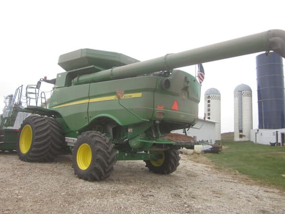 Image of John Deere S770 equipment image 2