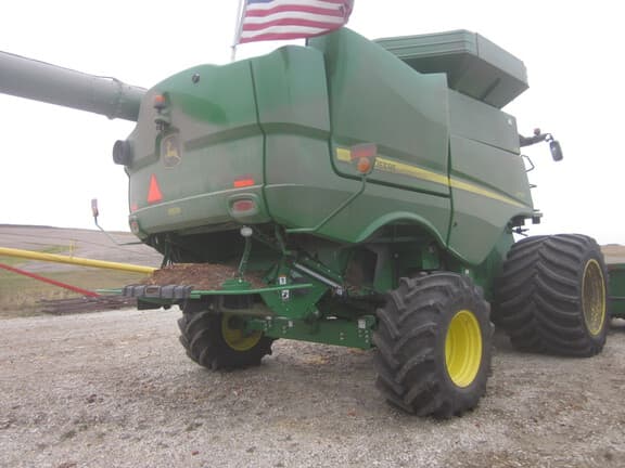 Image of John Deere S770 equipment image 3