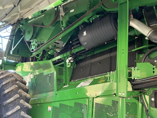 Image of John Deere S770 equipment image 3