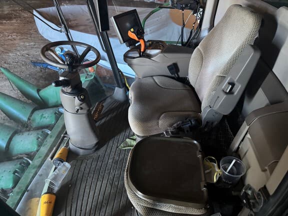 Image of John Deere S770 equipment image 2