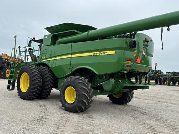 Image of John Deere S770 equipment image 2