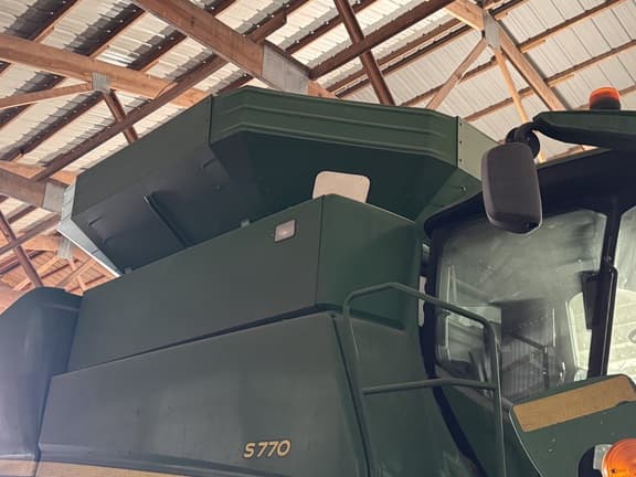 Image of John Deere S770 equipment image 4
