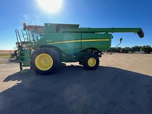 Main image John Deere S770 4