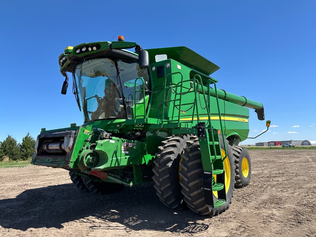 Image of John Deere S770 Image 1