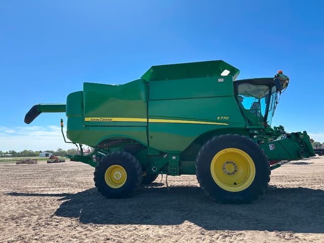 Image of John Deere S770 equipment image 2