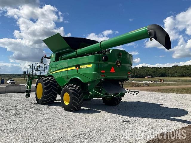 Image of John Deere S770 equipment image 2