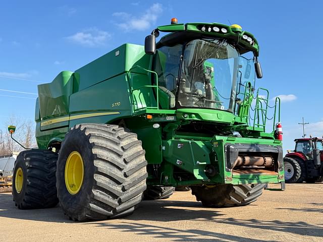 Image of John Deere S770 equipment image 1