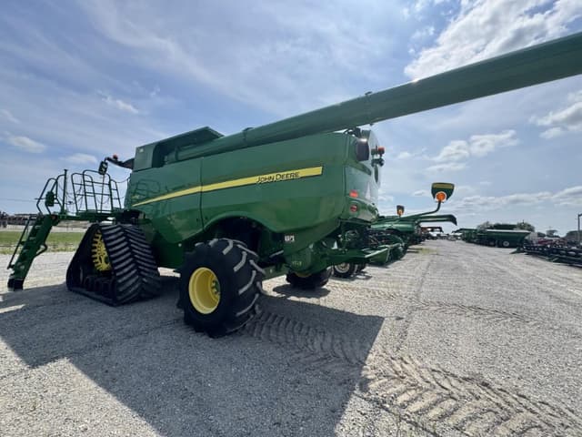 Image of John Deere S770 equipment image 2