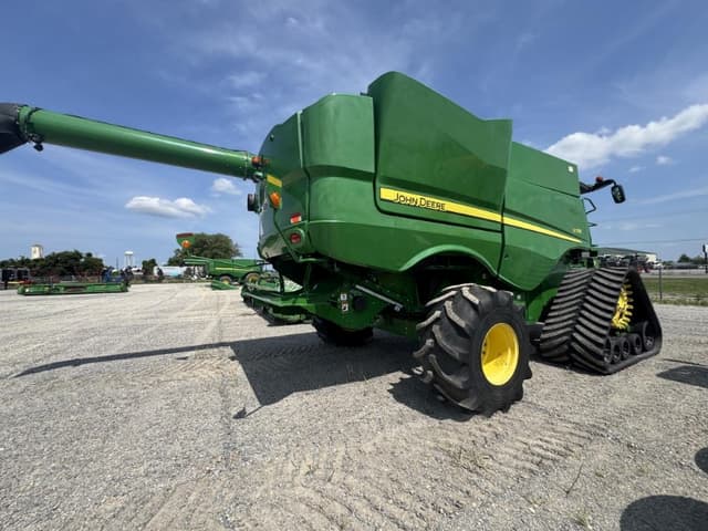 Image of John Deere S770 equipment image 1